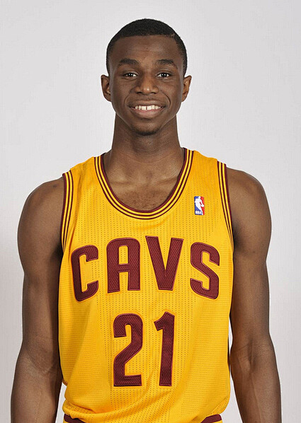 右路三角站 右路三角站